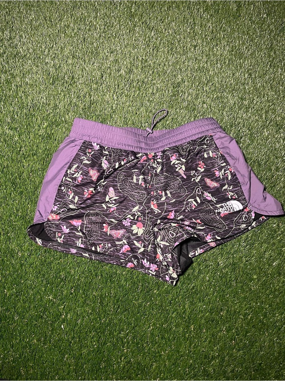 The North Face Women's Small Purple Floral Hydrenaline Shorts W/ Mesh Liner